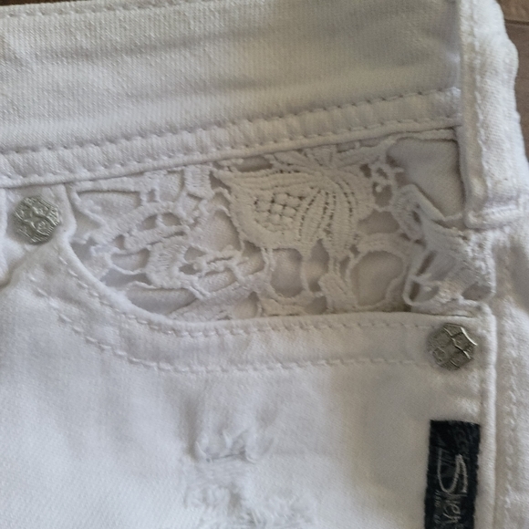 SILVER Jeans Co Distressed Aiko Mid Shorts Size 31 in White - Picture 6 of 16